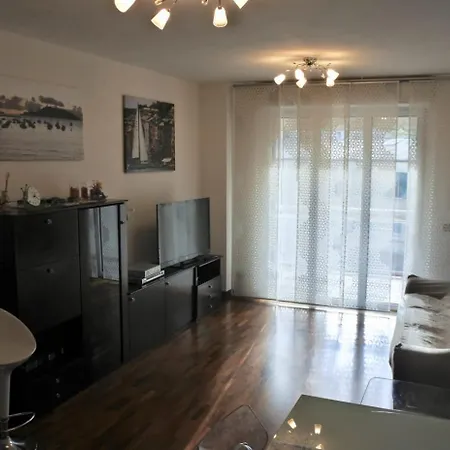 100 Viale Italia Специя